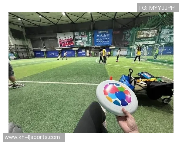 实时新闻南京飞盘队与广州飞盘队赛后复盘团队协作的精彩瞬间与经验分享